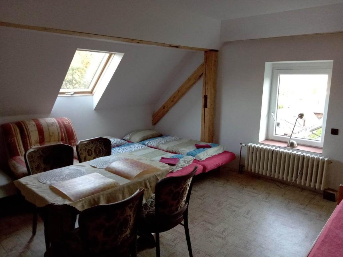 Apartman Police Nad Metuji Lejlighed Eksteriør billede